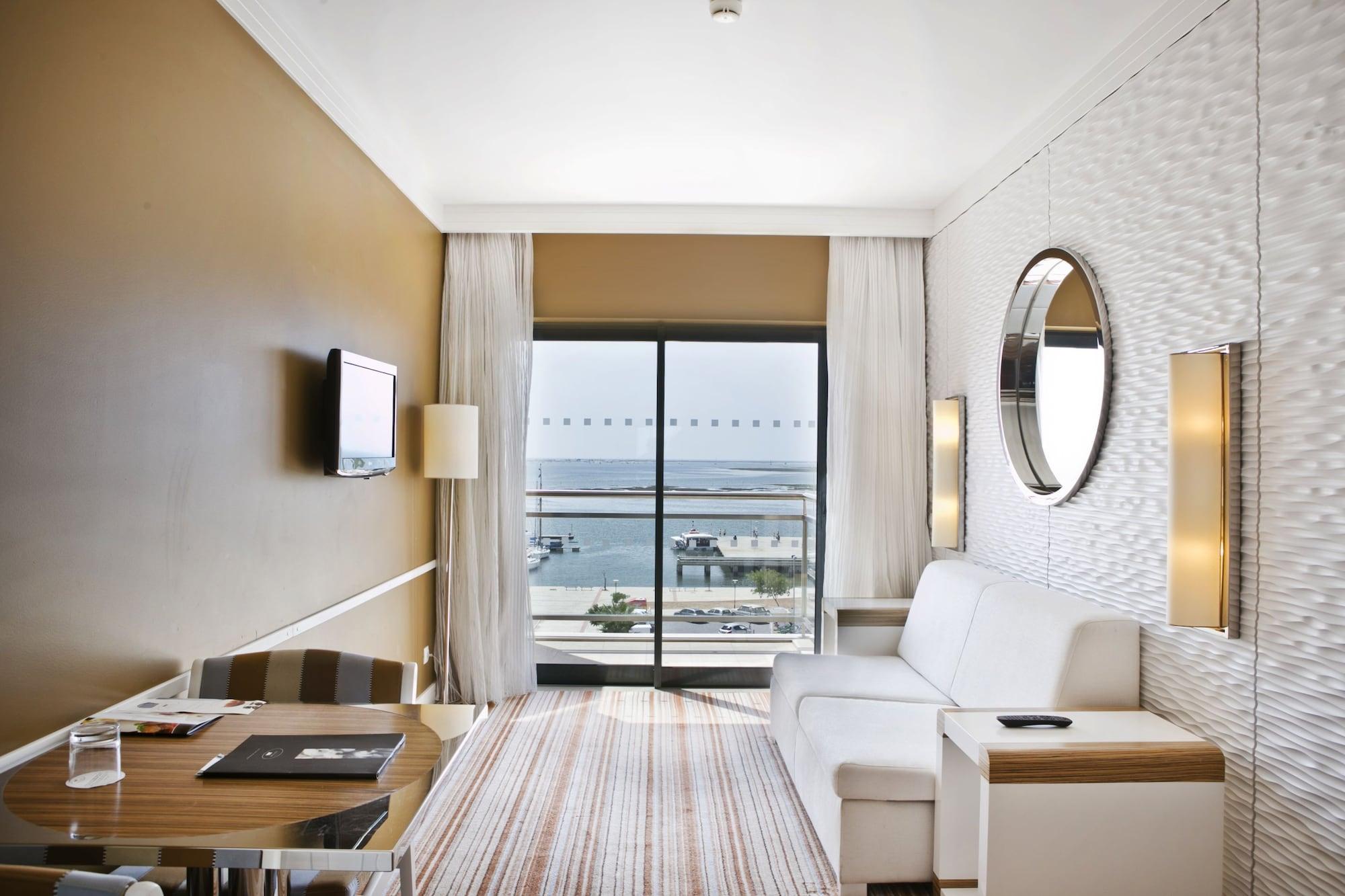 فندق ريال مارينا هوتل آند سبا Olhão المظهر الخارجي الصورة A room at the hotel