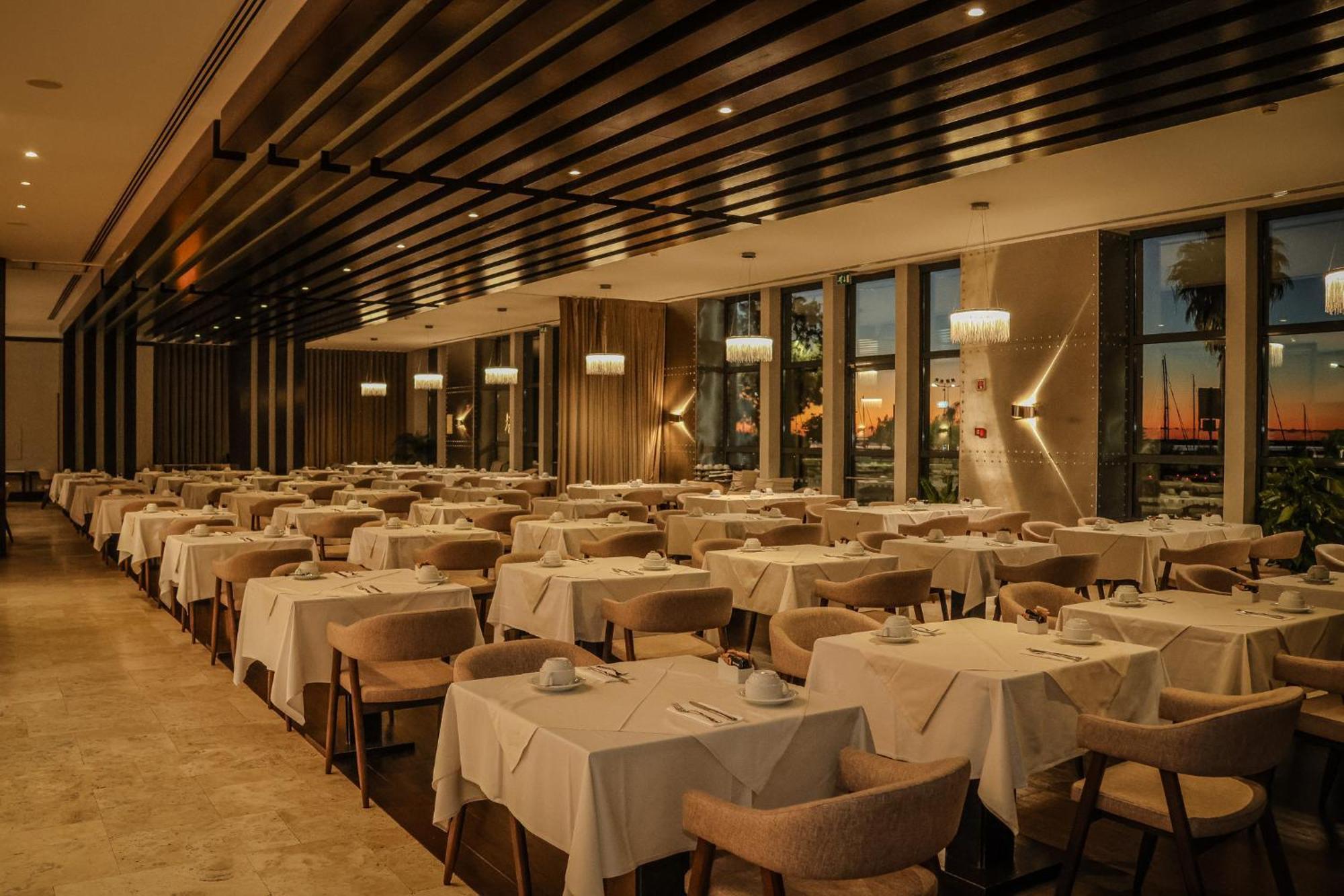 فندق ريال مارينا هوتل آند سبا Olhão المظهر الخارجي الصورة The restaurant